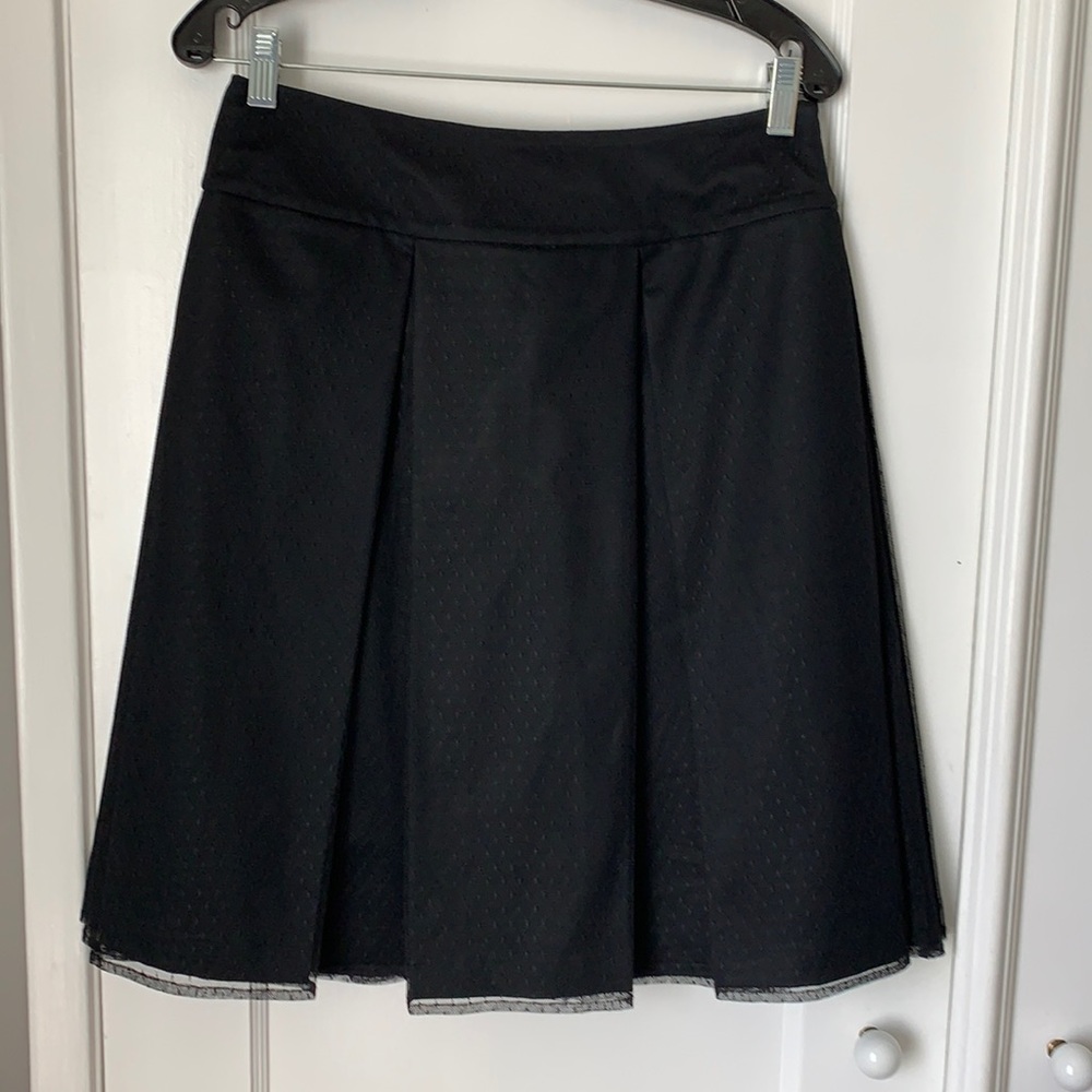 St. John Collection black pleated skirt size 6